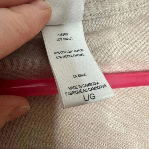 Black  Bow T-Shirt V-Neck Greyish Brown Size Large - Picture 9 of 16